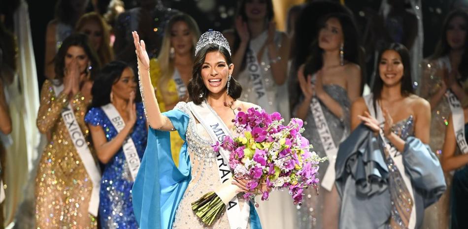 Salen de Nicaragua familiares de Miss Universo Sheynnis Palacios