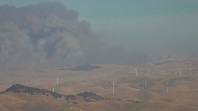 2-firefighters-injured-as-wildfire-spreads-to-12,500-acres-near-san-francisco