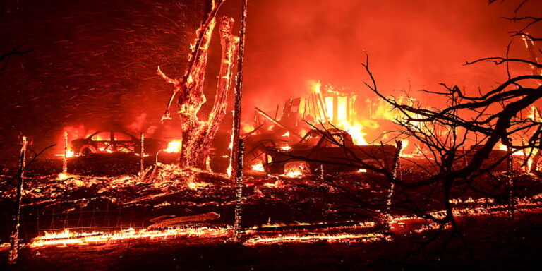 un-enorme-incendio-forestal-cerca-de-san-francisco-provoca-evacuaciones-y-cierres-de-carreteras